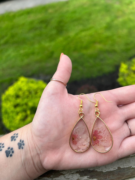 Pressed Flower Gold Earrings - Light Pink Flowers