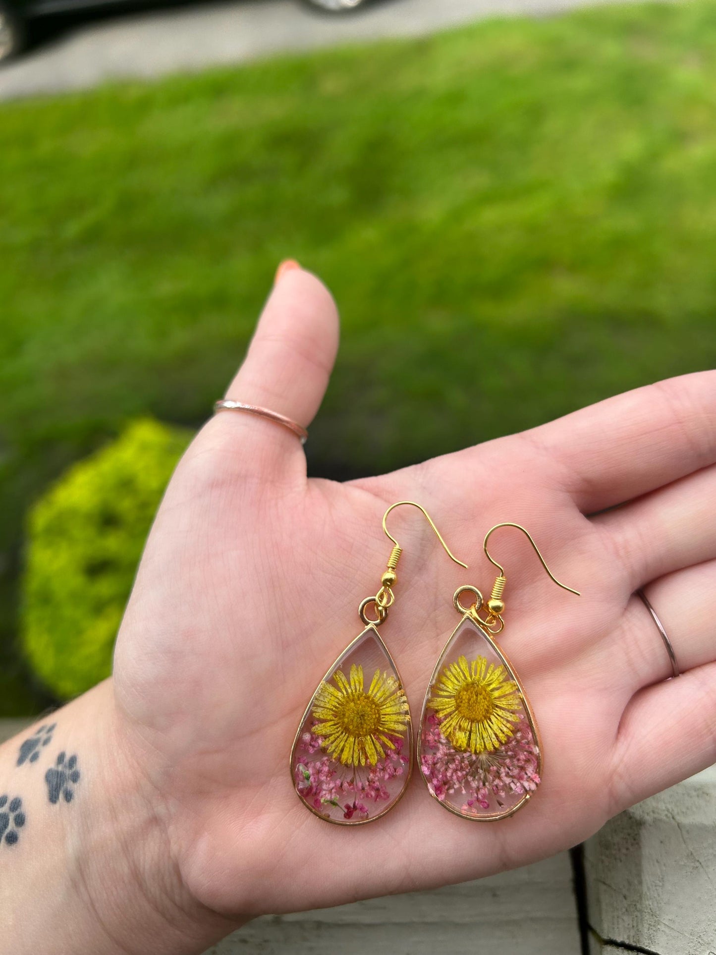 Pressed Flower Gold Earrings - Yellow/Pink Flowers