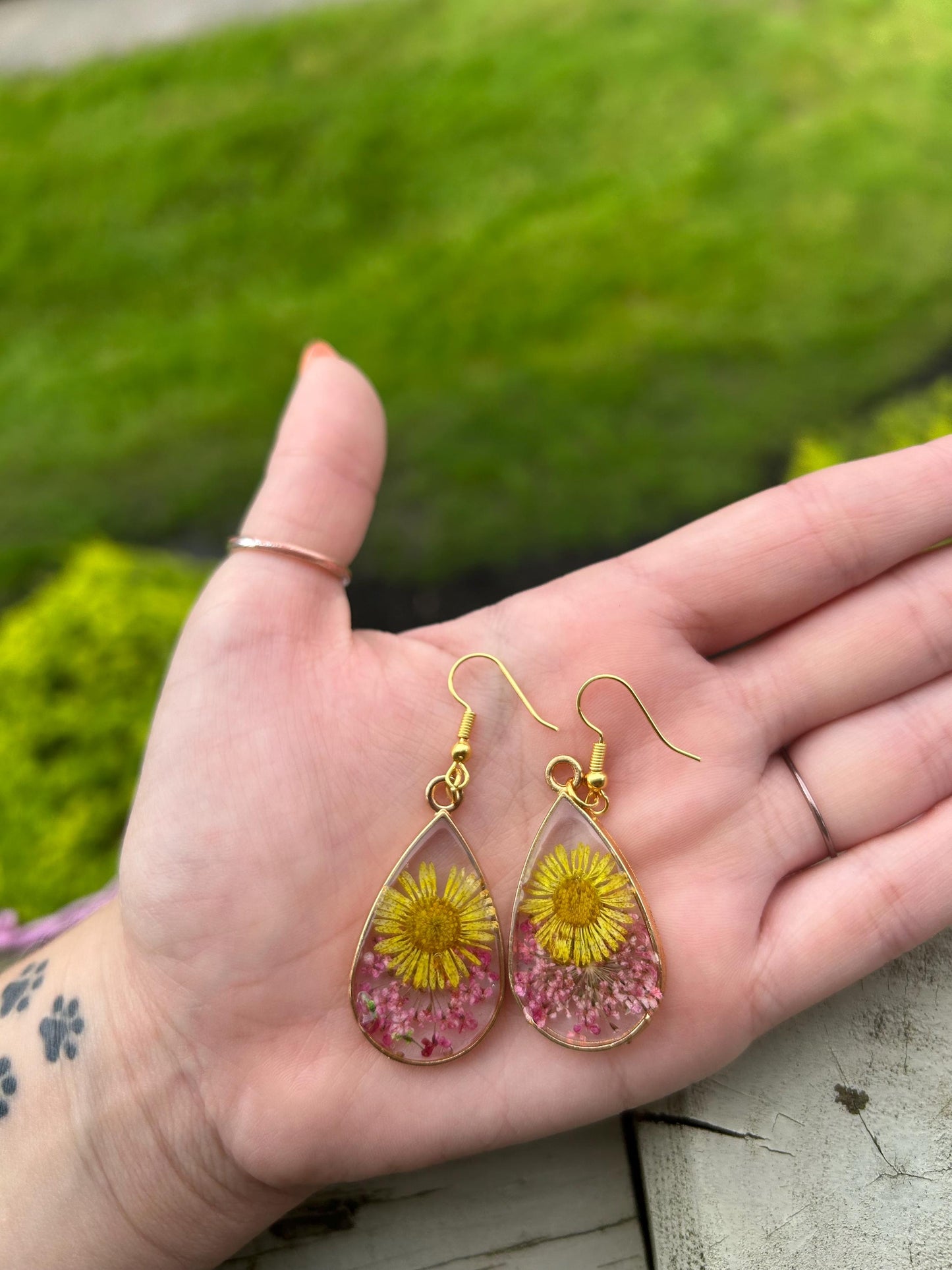 Pressed Flower Gold Earrings - Yellow/Pink Flowers